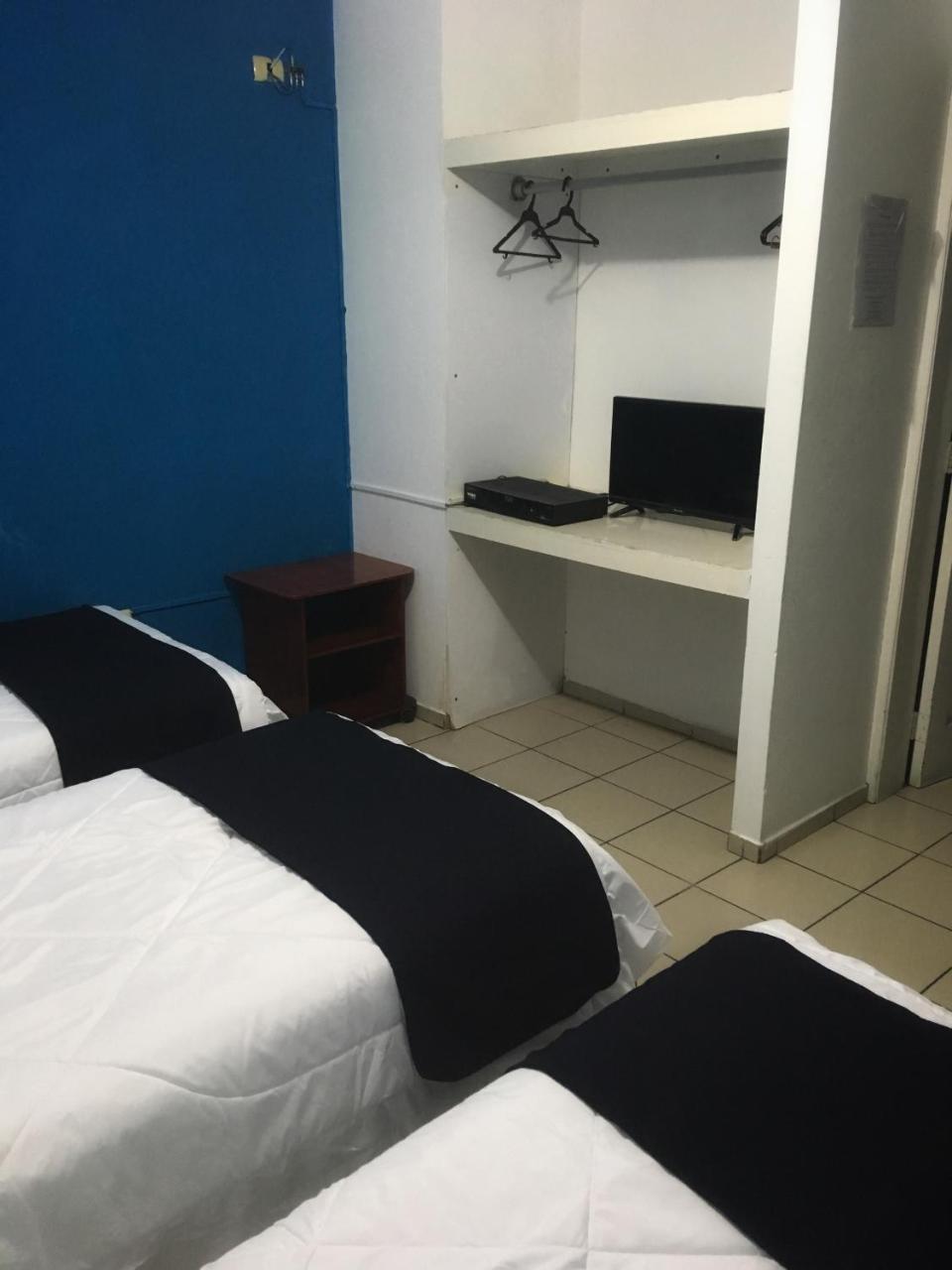Hostal Albatros Манта Екстериор снимка