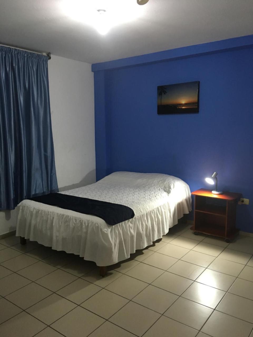 Hostal Albatros Манта Екстериор снимка